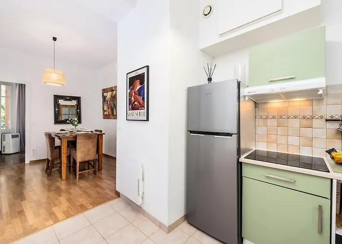 Petit Port * مينتون