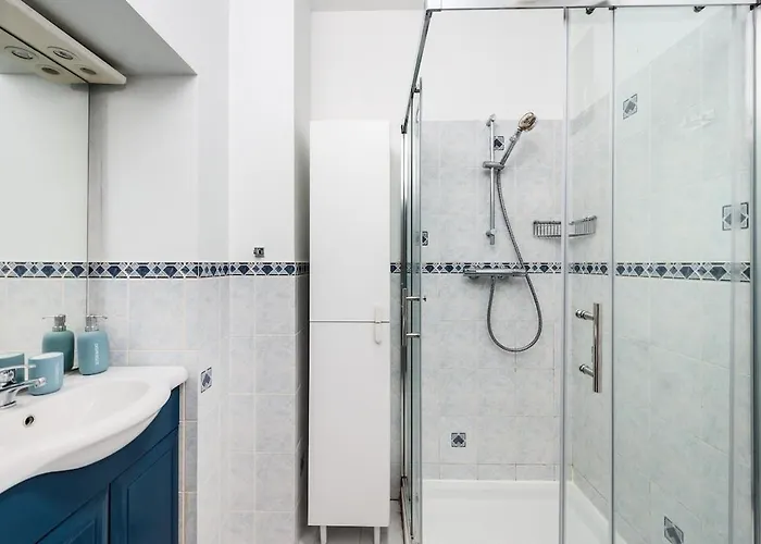 Petit Port * مينتون